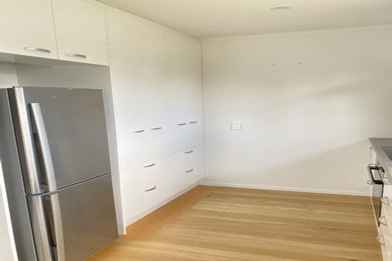 Photo of property in 100 Triangle Road, Massey, Auckland, 0614