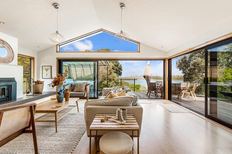 Photo of property in 163 West Harbour Drive, West Harbour, Auckland, 0618