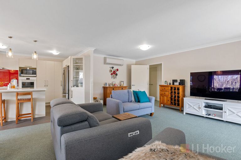 Photo of property in 18 Hamon Place, Pukehangi, Rotorua, 3015