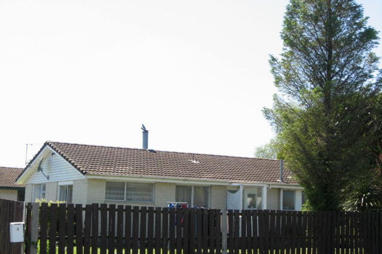 Photo of property in 2 Denniston Crescent, Redwood, Christchurch, 8051