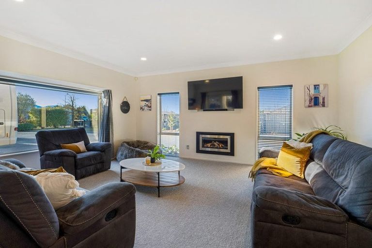 Photo of property in 33 Oak Tree Lane, Rolleston, 7614