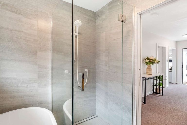 Photo of property in 94 Avondale Road, Avondale, Christchurch, 8061