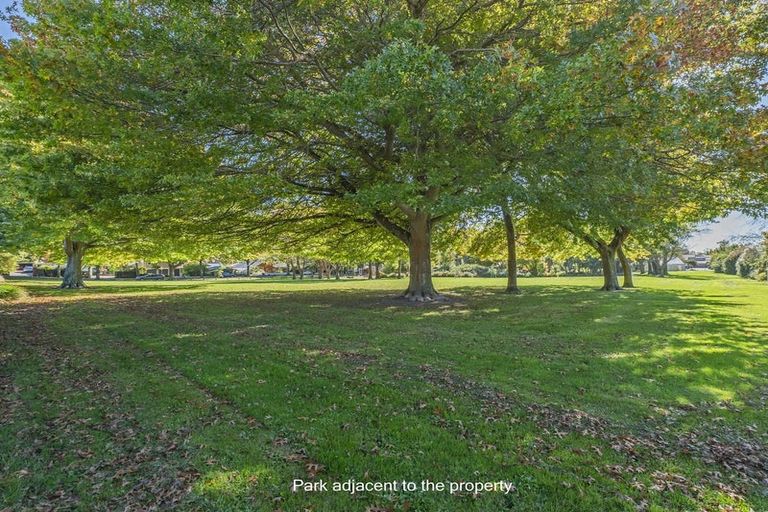 Photo of property in 2/20 Gunns Crescent, Cashmere, Christchurch, 8022