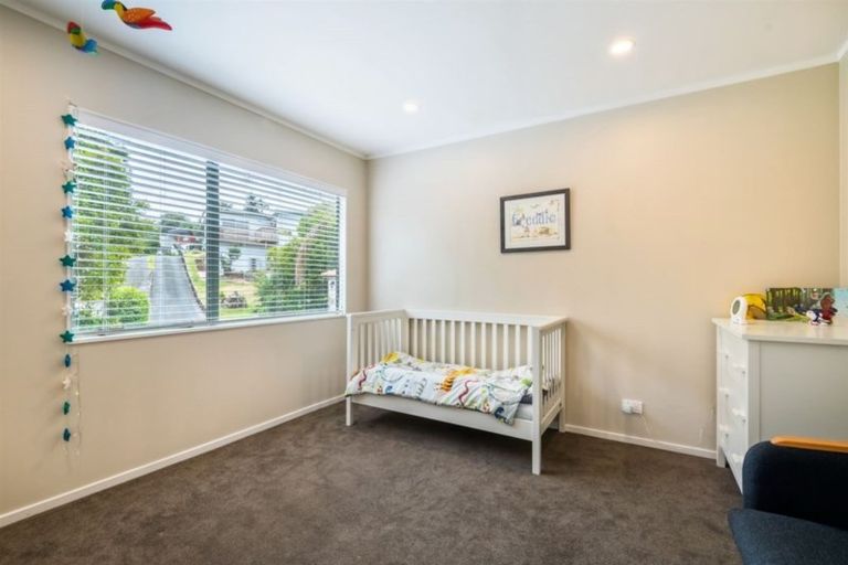 Photo of property in 20 Capilano Place, Glenfield, Auckland, 0629