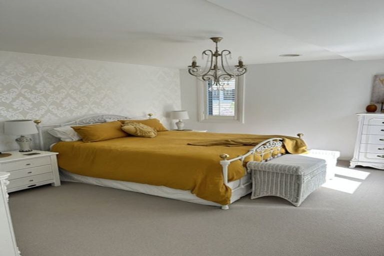 Photo of property in 20 Golf Road, Heretaunga, Upper Hutt, 5018