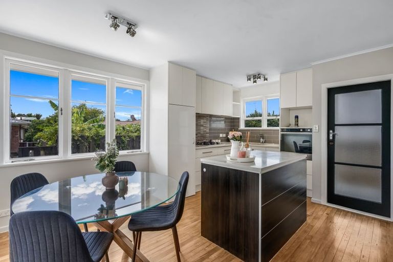 Photo of property in 35 Tampin Road, Hillpark, Auckland, 2102