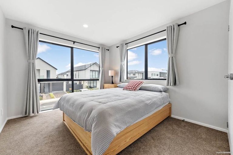 Photo of property in 16 Kearns Drive, Hobsonville, Auckland, 0616