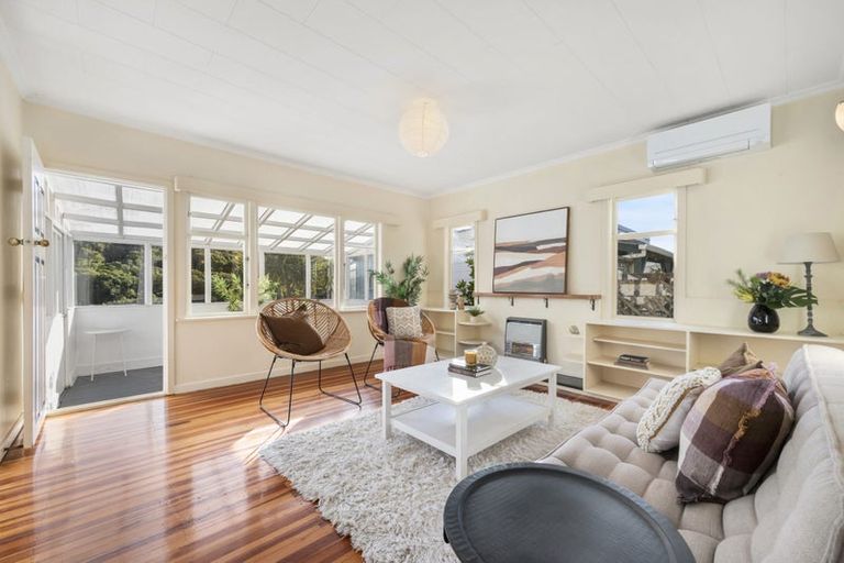 Photo of property in 98 Karepa Street, Brooklyn, Wellington, 6021