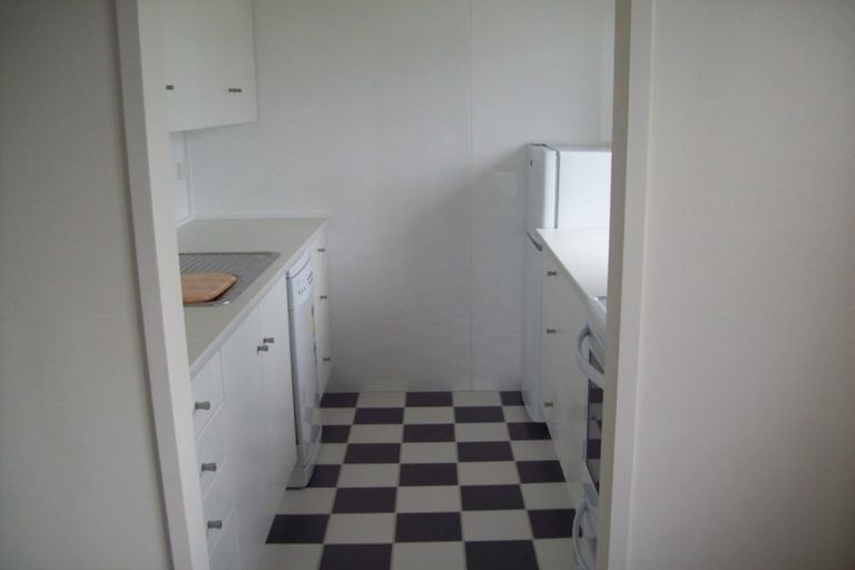 Photo of property in Hobson Court Flats, 35/70 Hobson Street, Thorndon, Wellington, 6011