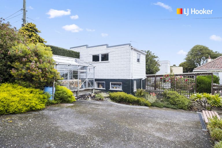 Photo of property in 105 Highcliff Road, Andersons Bay, Dunedin, 9013