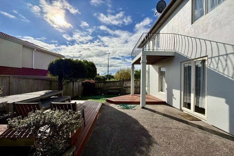 Photo of property in 84 Moyrus Crescent, East Tamaki Heights, Auckland, 2016