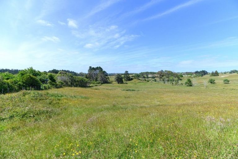 Photo of property in 260 State Highway 16, Kumeu, 0892