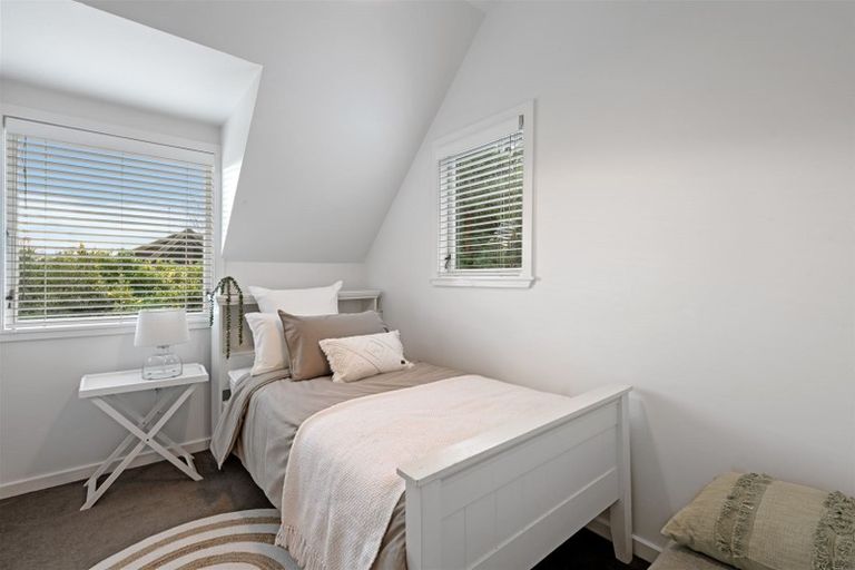 Photo of property in 13 Shalamar Drive, Cashmere, Christchurch, 8022