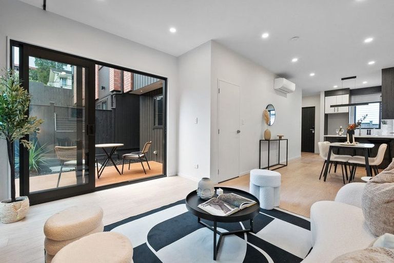 Photo of property in 73d Salamanca Road, Sunnynook, Auckland, 0620