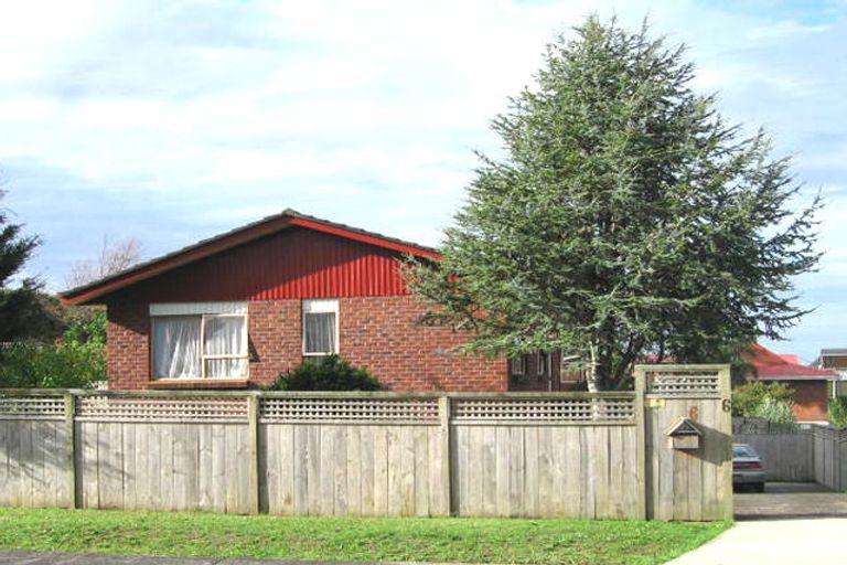 Photo of property in 6 Fitzwater Place, Henderson, Auckland, 0612