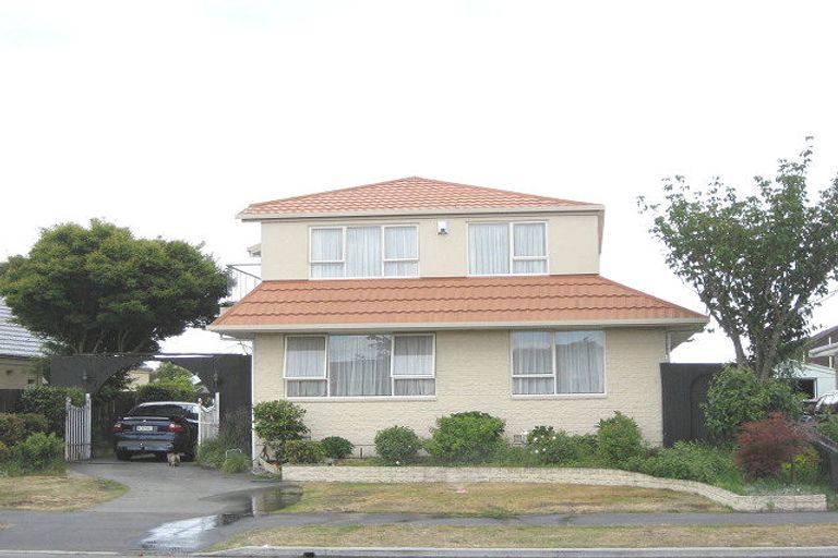Photo of property in 144 Queenspark Drive, Parklands, Christchurch, 8083