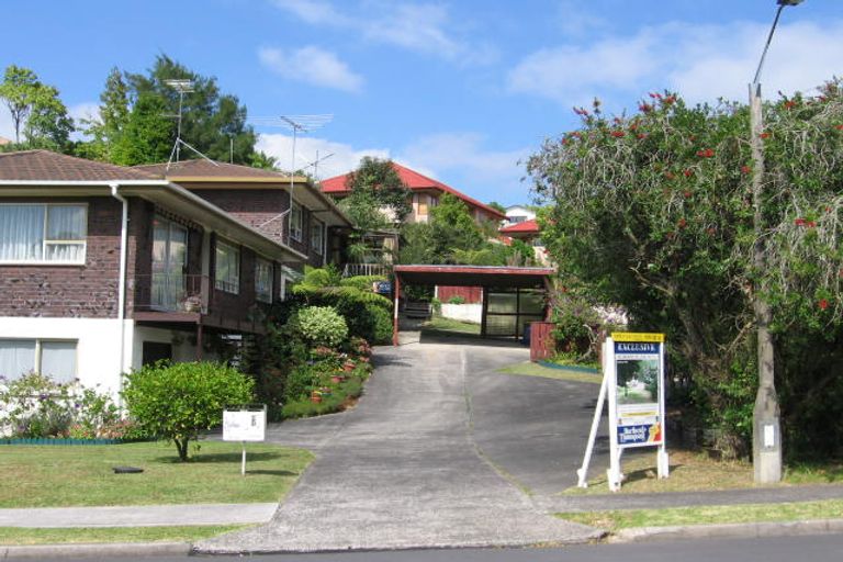 Photo of property in 2/4 Celina Place, Browns Bay, Auckland, 0630