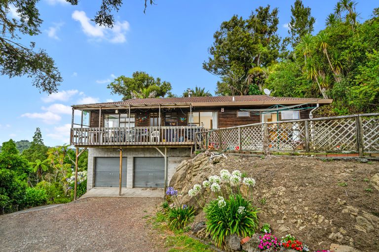 Photo of property in 31b Bush Road, Waiatarua, Auckland, 0604