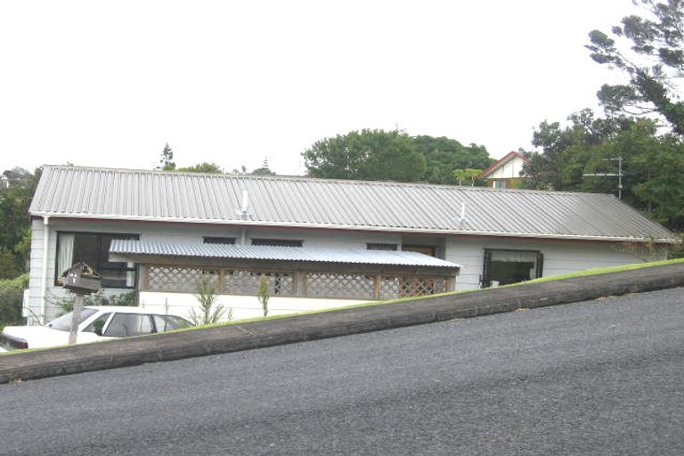 Photo of property in 5/1 Cheval Drive, Totara Vale, Auckland, 0629