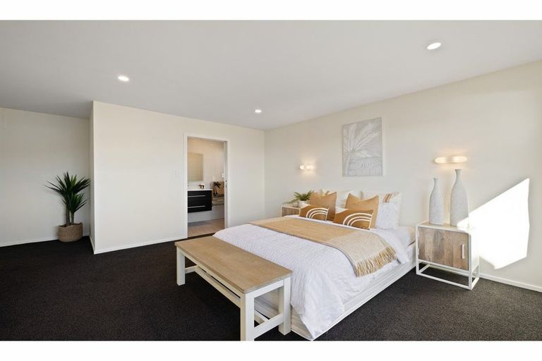 Photo of property in 72 Cannon Hill Crescent, Mount Pleasant, Christchurch, 8081