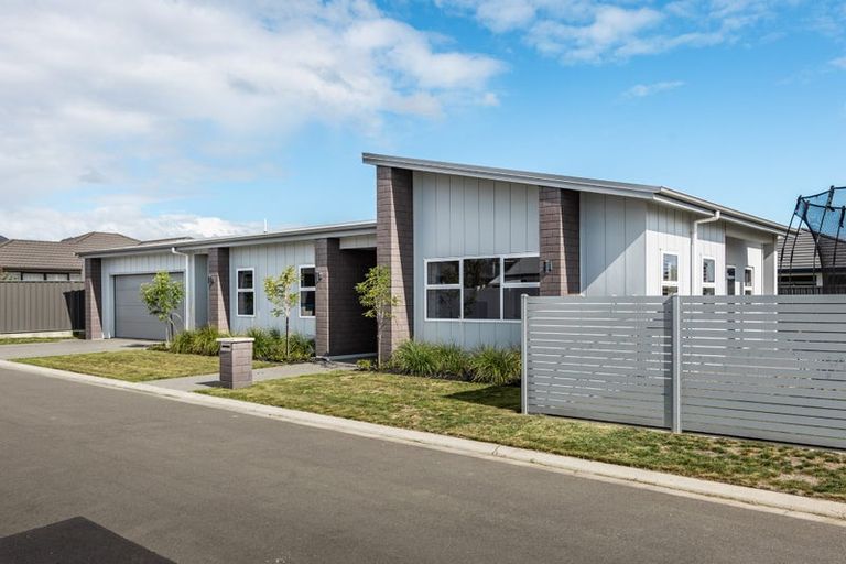 Photo of property in 7 Grooby Place, Havelock North, 4130