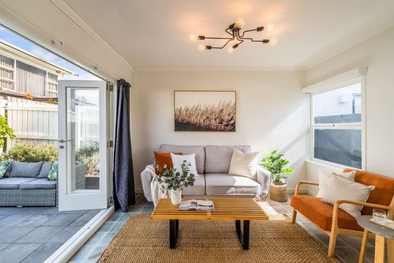 Photo of property in 1/223 Onewa Road, Birkenhead, Auckland, 0626