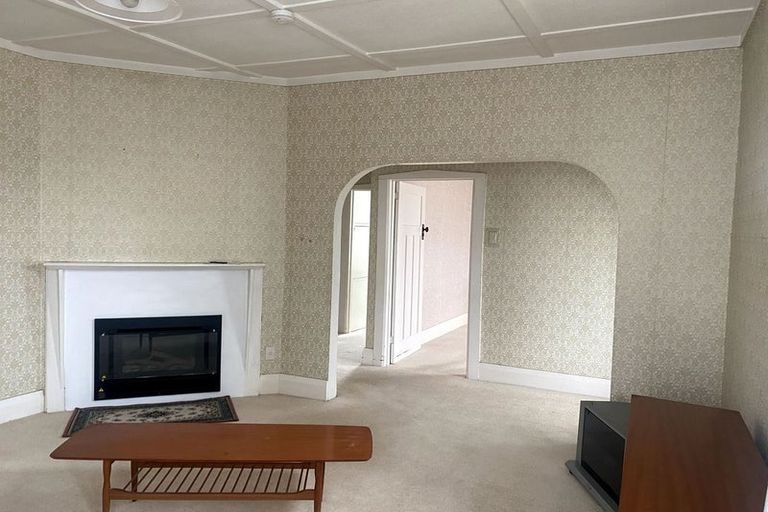 Photo of property in 74 Shamrock Street, Takaro, Palmerston North, 4412