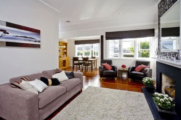 Photo of property in 7 Wicklow Road, Narrow Neck, Auckland, 0622