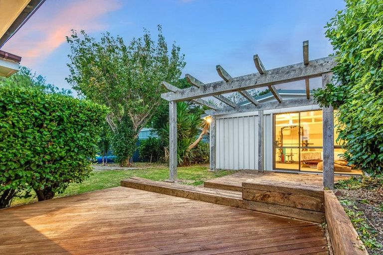 Photo of property in 7 Motukaraka Point, Pauatahanui, Porirua, 5381