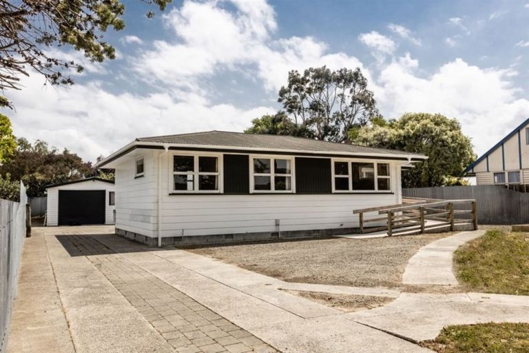 Photo of property in 40 Apollo Parade, Milson, Palmerston North, 4414