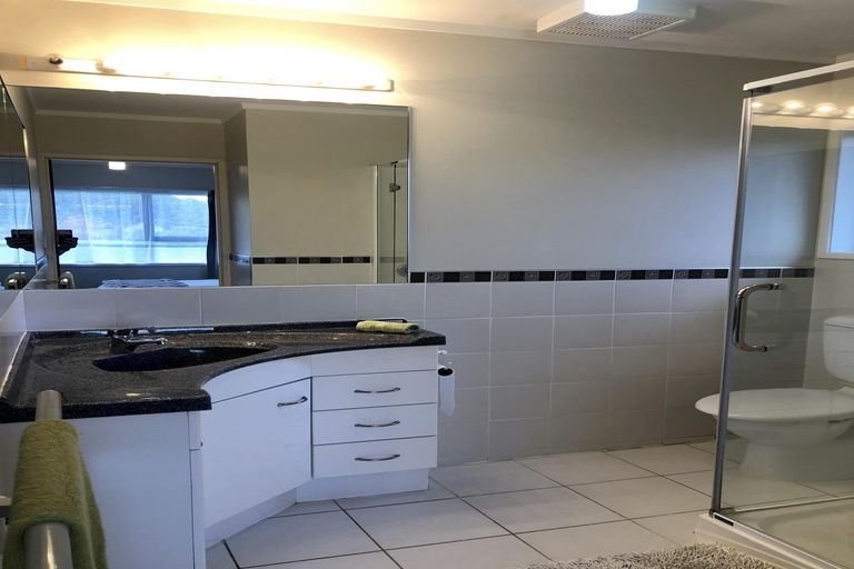 Photo of property in 2 Kemp Road, Kerikeri, 0230