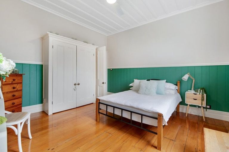 Photo of property in 14 Nelson Street, Helensville, 0800