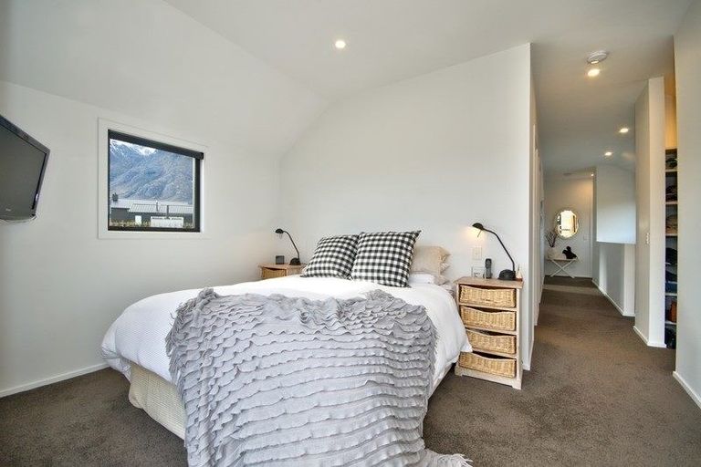 Photo of property in 1 Appin Court, Jacks Point, Queenstown, 9371