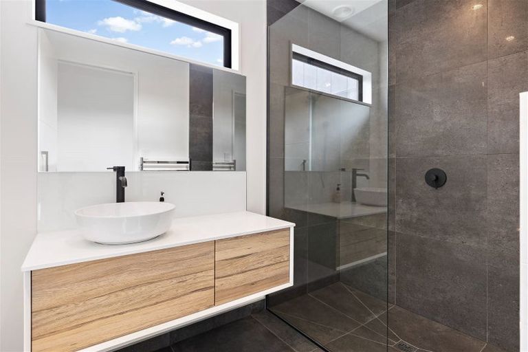 Photo of property in 99 Cashmere Bay Road, Moana, 7875