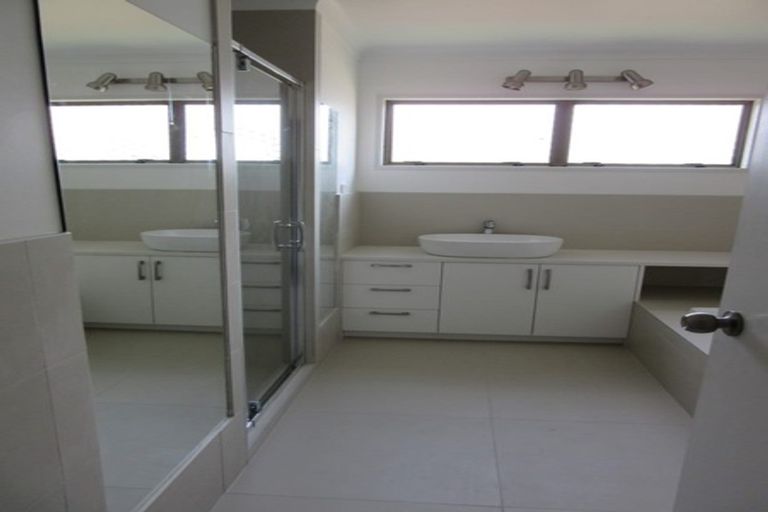 Photo of property in 13 Paulownia Place, Totara Heights, Auckland, 2105