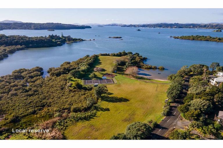 Photo of property in 84 Rangitane Loop Road, Kerikeri, 0294
