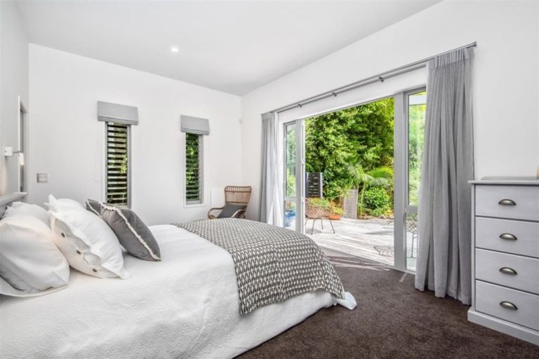 Photo of property in 98 Clovelly Road, Bucklands Beach, Auckland, 2012