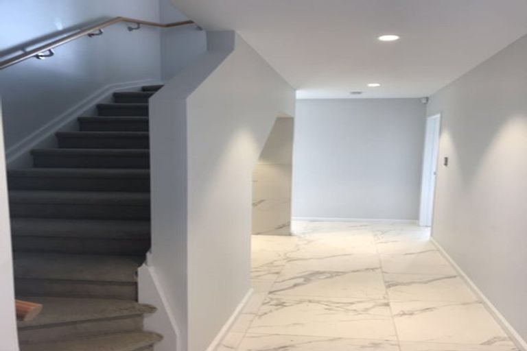 Photo of property in 13 Meritage Lane, Te Atatu South, Auckland, 0610