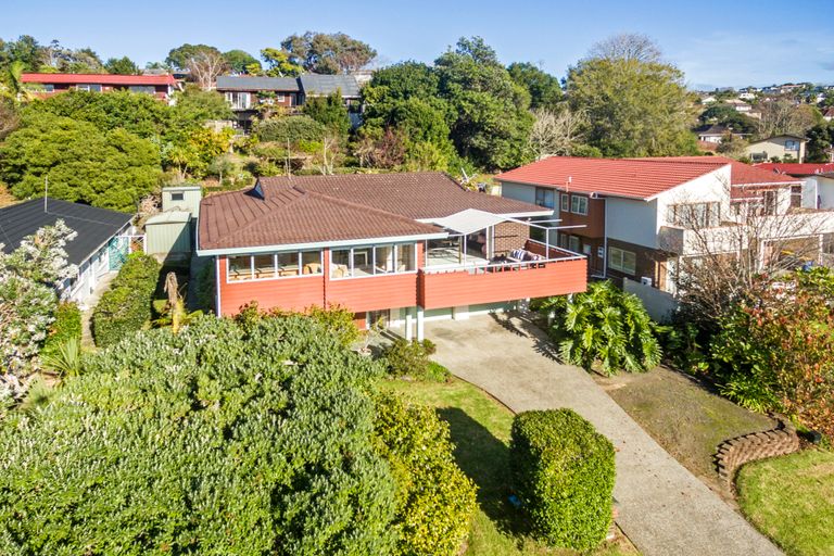 Photo of property in 42 Stapleford Crescent, Browns Bay, Auckland, 0630