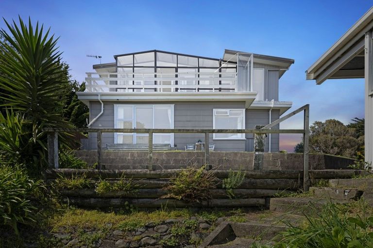 Photo of property in 111 Golf Road, Paraparaumu Beach, Paraparaumu, 5032