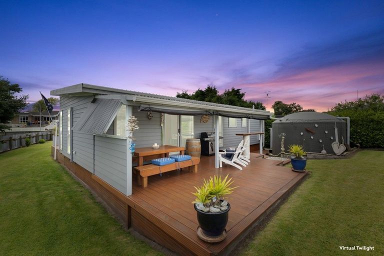 Photo of property in 11 Ramona Avenue, Waitarere Beach, Levin, 5510