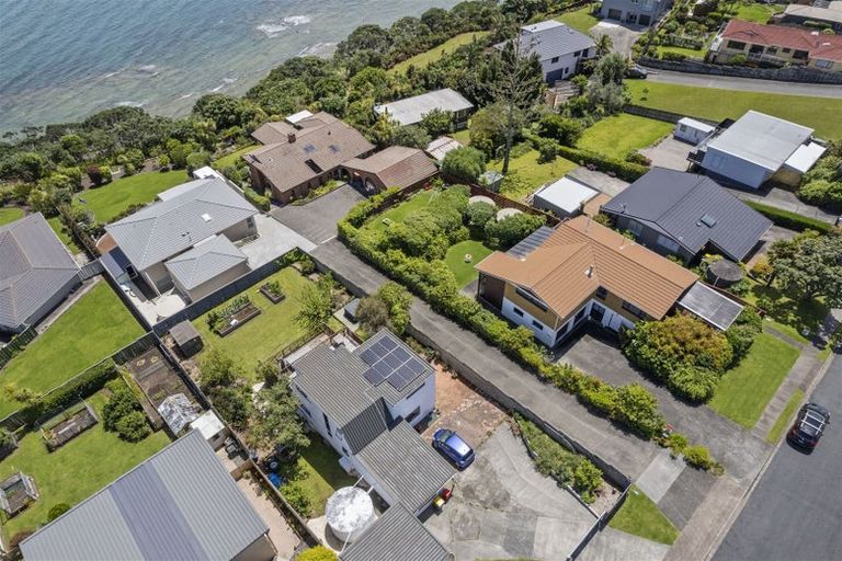 Photo of property in 60 Pacific Parade, Army Bay, Whangaparaoa, 0930