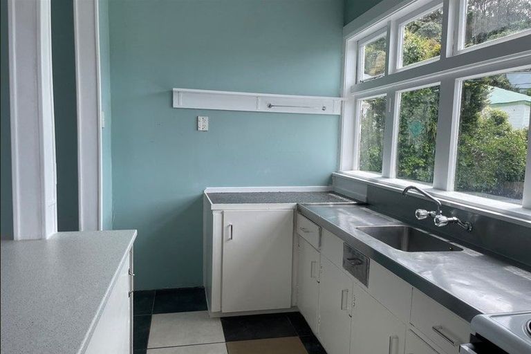 Photo of property in 28 Duncan Terrace, Kilbirnie, Wellington, 6022