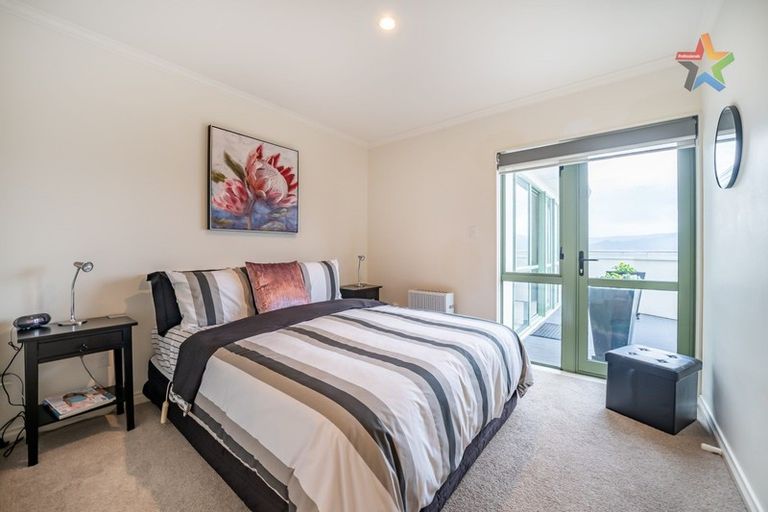 Photo of property in 10 Opurere Grove, Tirohanga, Lower Hutt, 5010