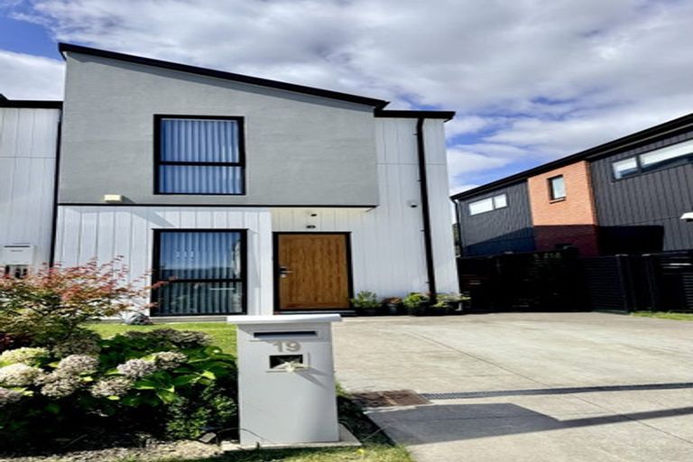 Photo of property in 19 Balmerino Lane, Wallaceville, Upper Hutt, 5018