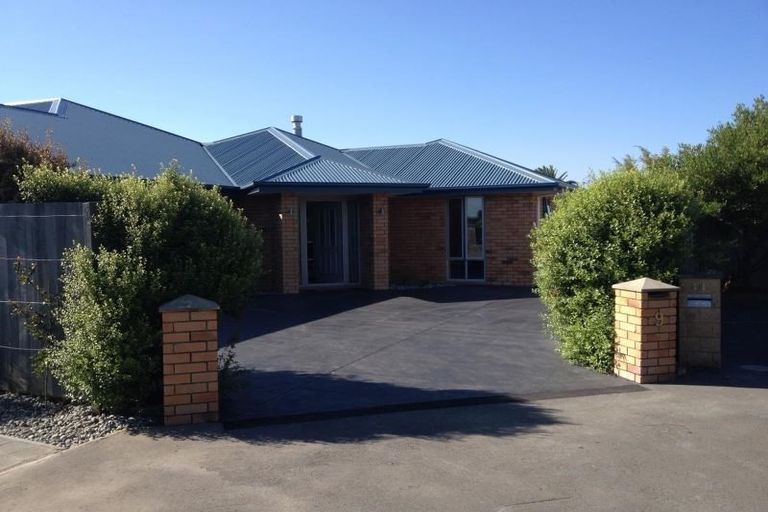 Photo of property in 9 Gillatt Gardens, Halswell, Christchurch, 8025