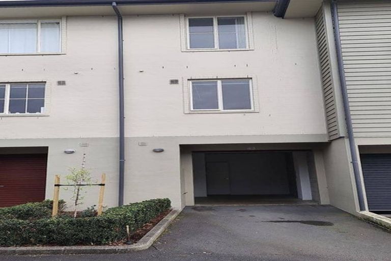 Photo of property in 43 Kirikiri Lane, East Tamaki, Auckland, 2013