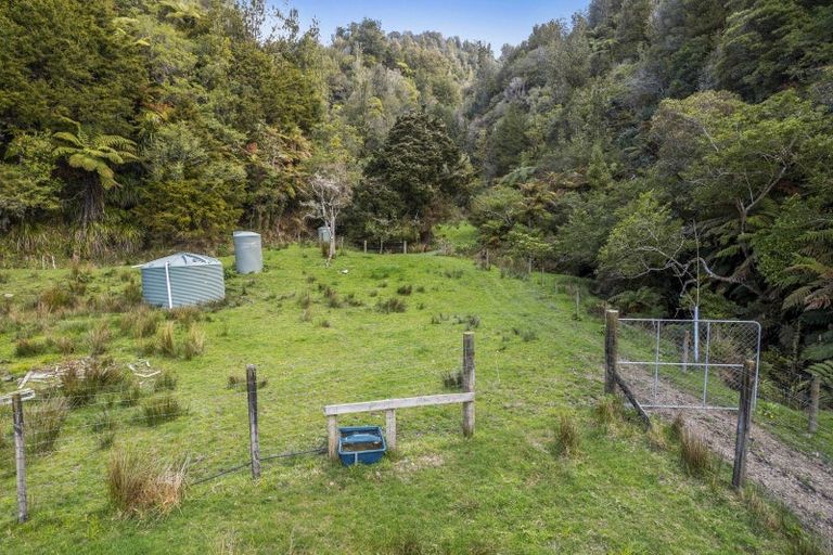Photo of property in 186 Uruti Road, Uruti, Urenui, 4378