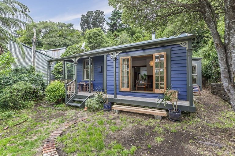 Photo of property in 2 Haines Terrace, Aro Valley, Wellington, 6021