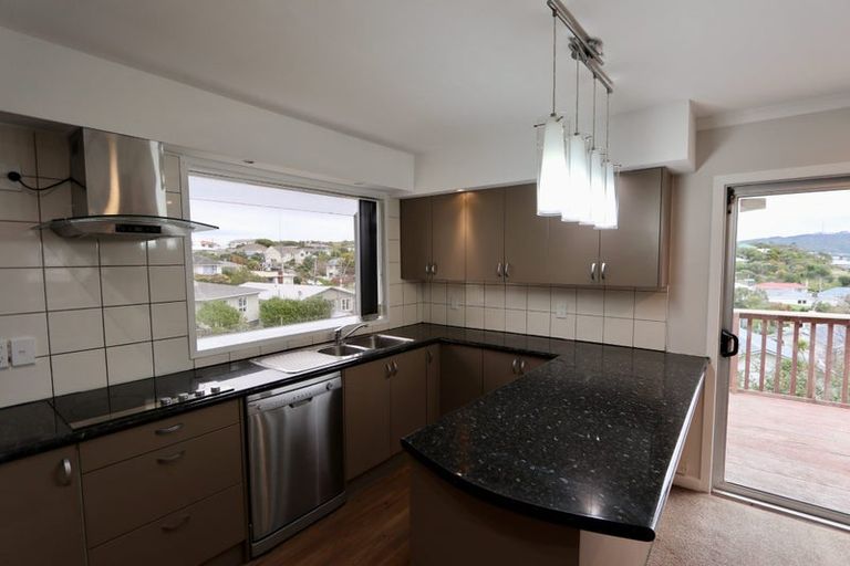 Photo of property in 15 Baylands Drive, Newlands, Wellington, 6037